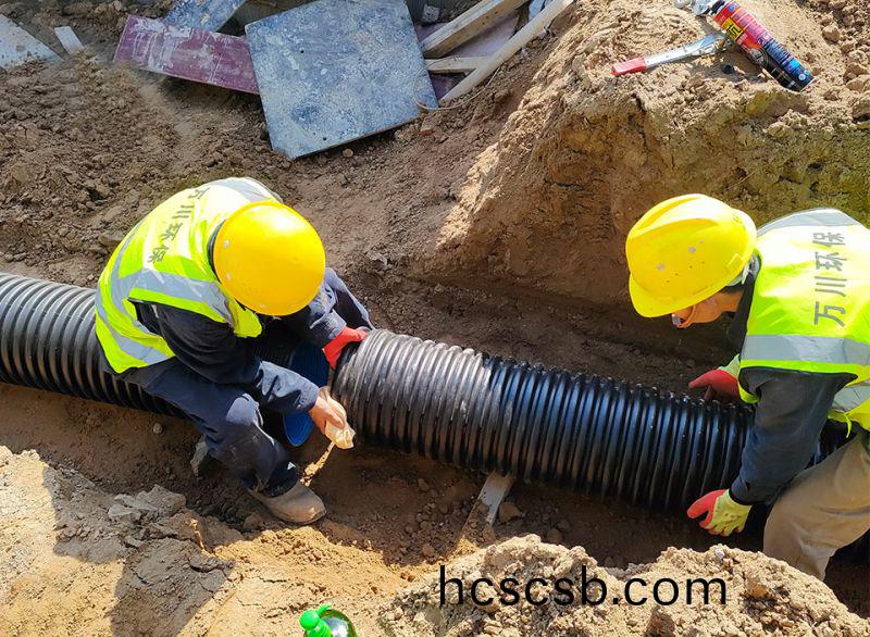 “五一”假期不停(ting)工 堅守一(yi)線保工(gong)期 緻敬(jing)一線工(gong)作者(zhe)