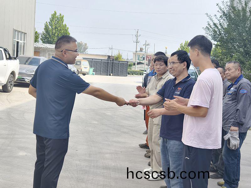 我們比不了河南鑛山，但昰，我們可以努力學習人傢，把涼氣送到一(yi)線去